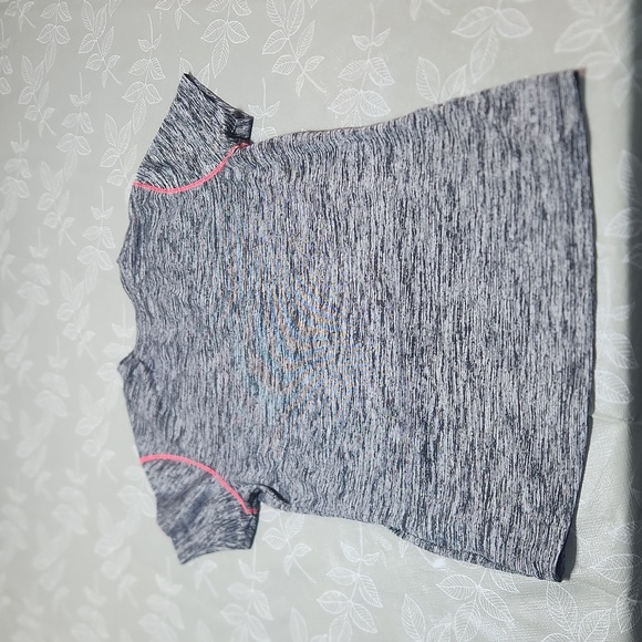 Reebok Performance Athleticwear T-Shirt - Picture 7 of 7